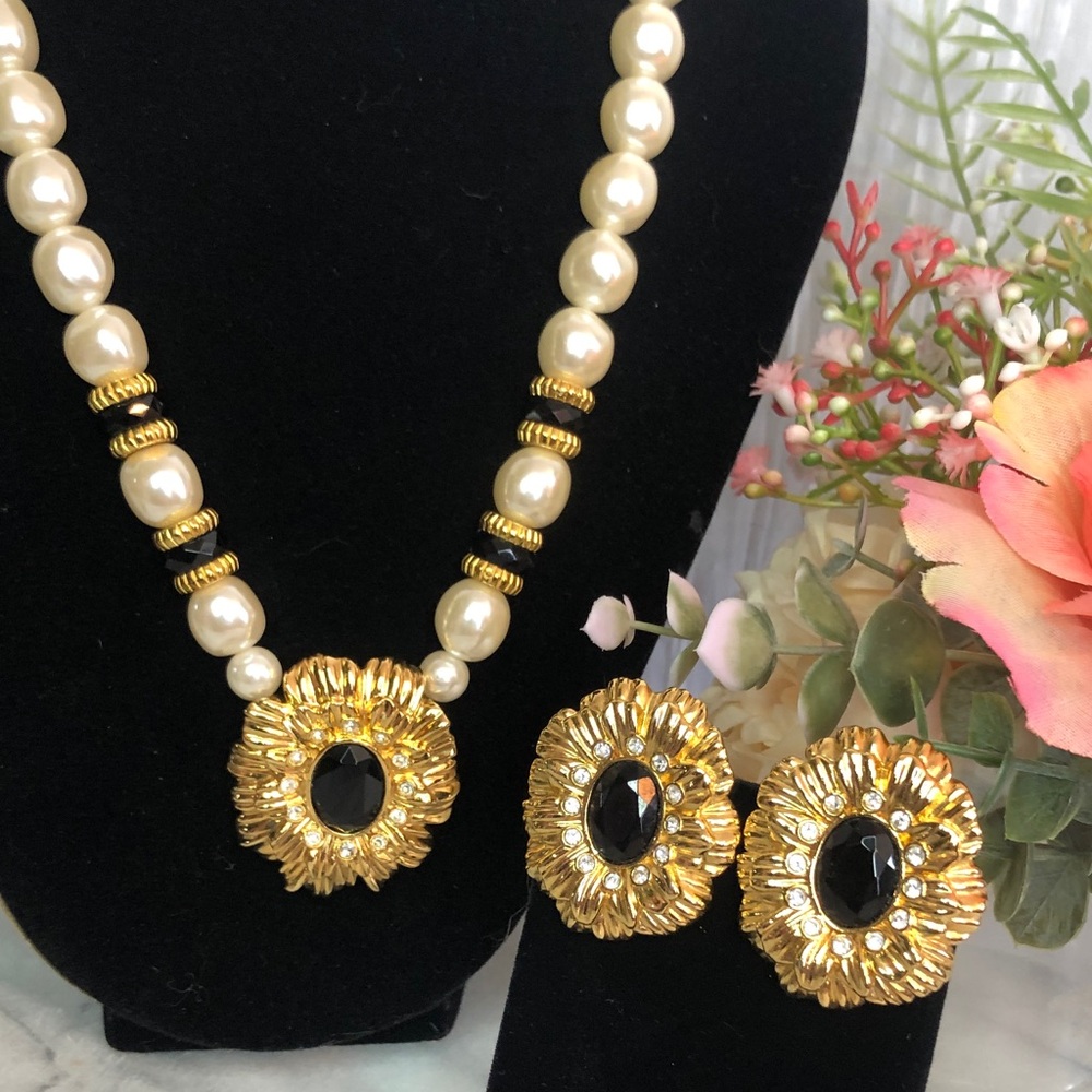 KENNETH JAY LANE Avon New York Collection Floral Statement necklace & earrings